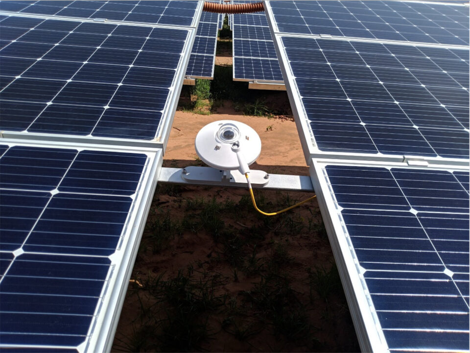 Lắp đặt thiết bị quan trắc điện mặt trời Ninh Thuận