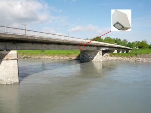 Thiết bị đo vận tốc, lưu lượng và mực nước lắp đặt trên thành cầu