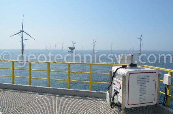 Lắp đặt thiết bị đo gió WindCube công nghệ LiDAR trên biển